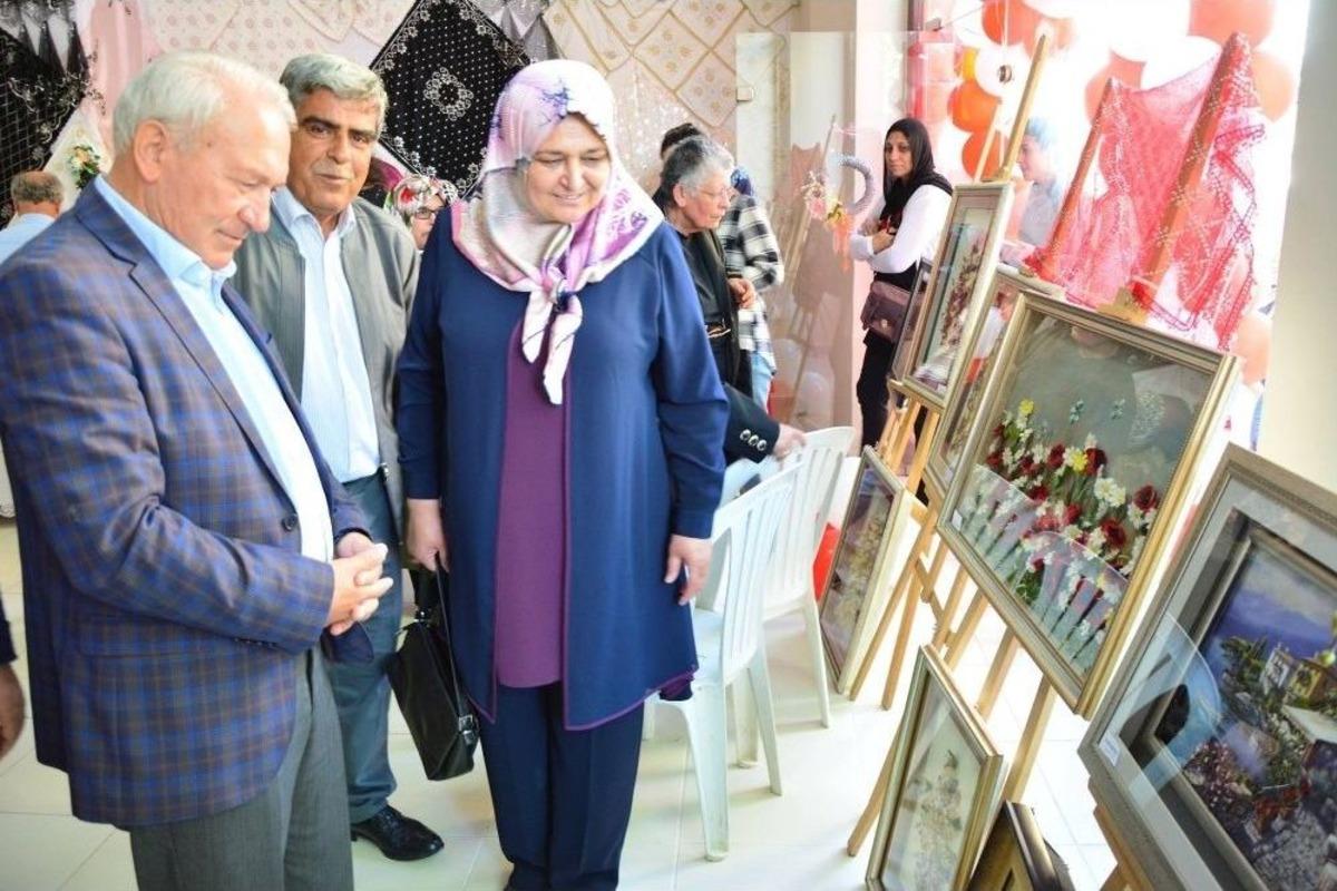 Lapseki&rsquo;de Sergi A&ccedil;ılışları