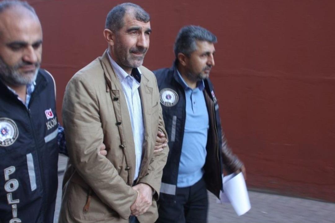 Fet&ouml;&rsquo;den G&ouml;zaltına Alınan İşadamları Adliyeye &Ccedil;ıkarıldı