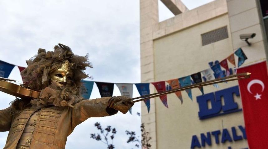 Antalya 8&rsquo;inci Uluslararası Tiyatro Festivali Başladı