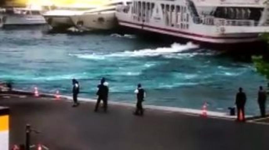 Arabalı Vapurun L&uuml;ks Yata &Ccedil;arpma Anı Saniye Saniye Kamerada