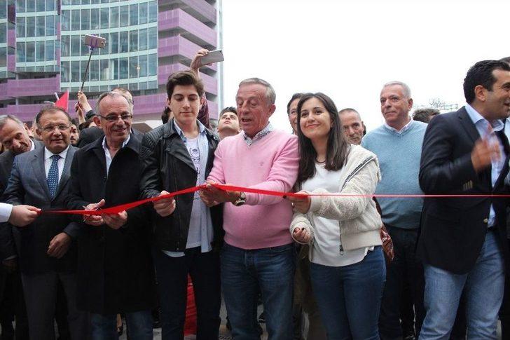 Maslak 1453 Meydanı’nda Ata’nın Heykeli Açıldı G3