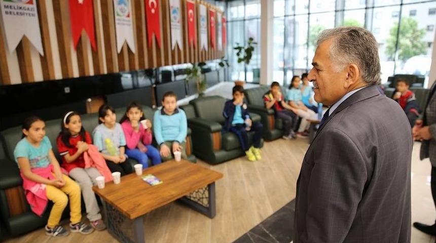 75. Yıl Rezan Has İlk&ouml;ğretim Okulu &Ouml;ğrencileri Melikgazi Molasında