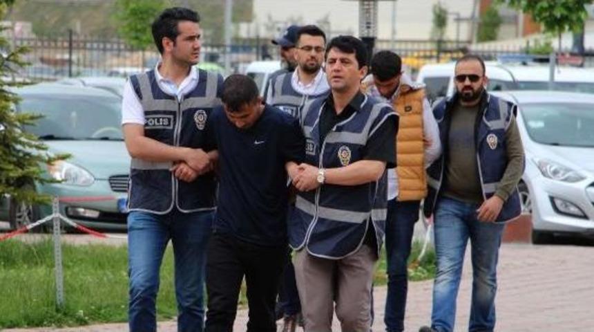 Telefonlu Dolandırıcılar Terminalde Yakalandı