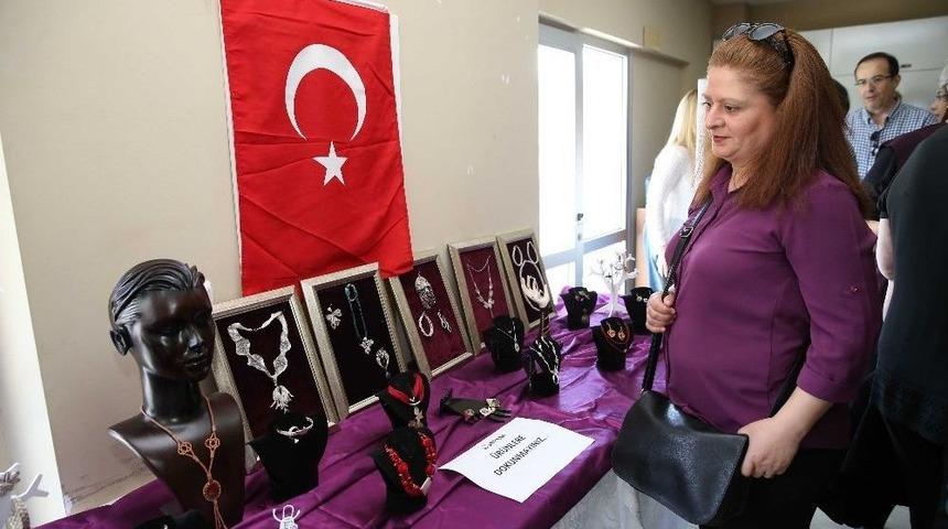 Anneler Yaptı, Kızları Tanıttı