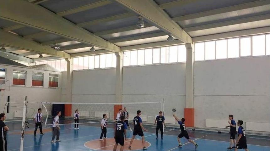 Hisarcık’ta Liseler Arası Voleybol Turnuvası