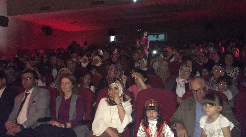 &Ouml;ğrencilerin Yıl Sonu Programı B&uuml;y&uuml;k İlgi G&ouml;rd&uuml;