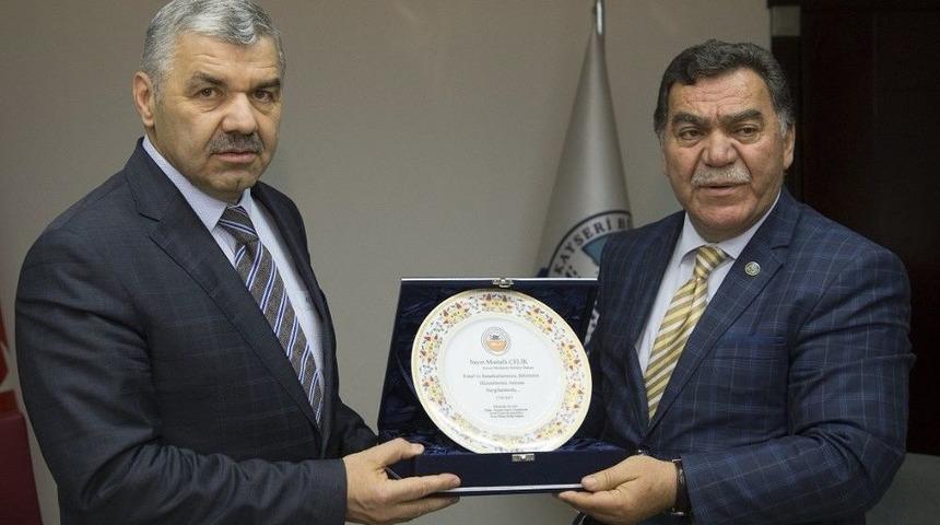 Başkan &Ccedil;elik&rsquo;e Esnaflardan Teşekk&uuml;r