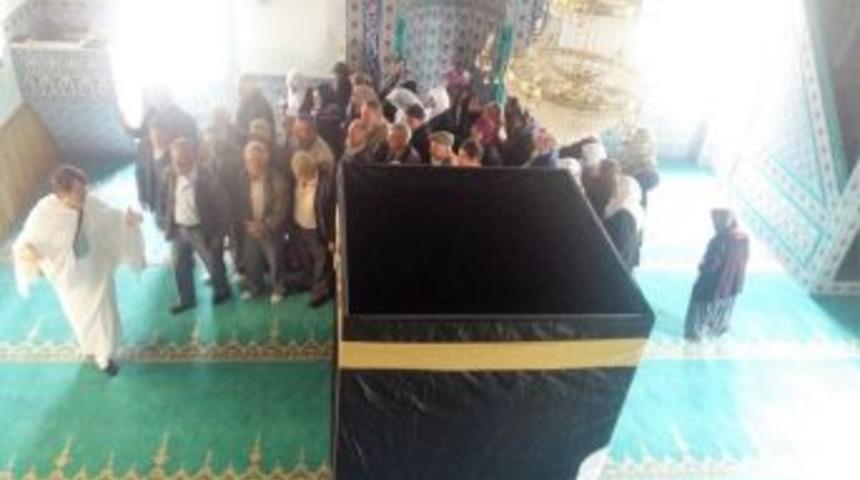 H&uuml;y&uuml;k&rsquo;te Kabe Maketiyle Hac Eğitimi