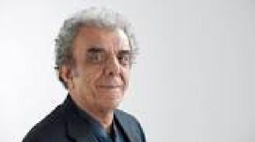 Ali &Ouml;zgaent&uuml;rk'&uuml;n 50'nci Sanat Yılı, &Uuml;nl&uuml;leri Adana'da Buluşturacak