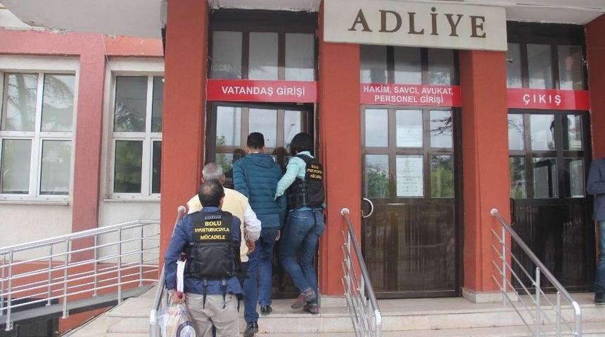 Uyuşturucuyla Yakalanan Şahıslar Adliyeye Sevk Edildi