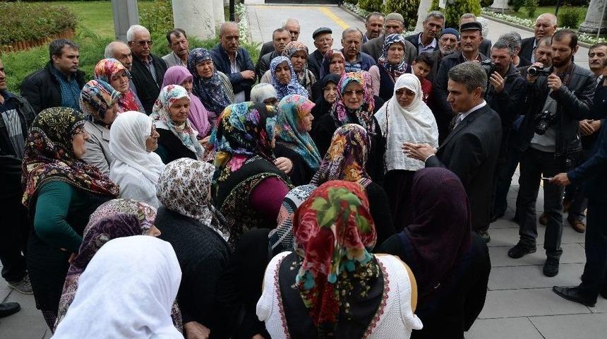 Evlerinden &Ccedil;ıkmaları İstenen K&ouml;yl&uuml;ler Valilikte Toplandı