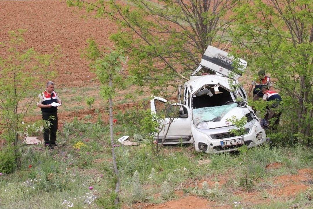 Mezuniyet T&ouml;renine Giden Aile Kaza Yaptı: 1 &Ouml;l&uuml;, 4 Yaralı