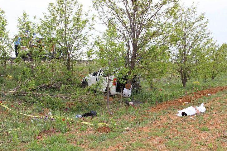 Mezuniyet Törenine Giden Aile Kaza Yaptı: 1 Ölü, 4 Yaralı G2