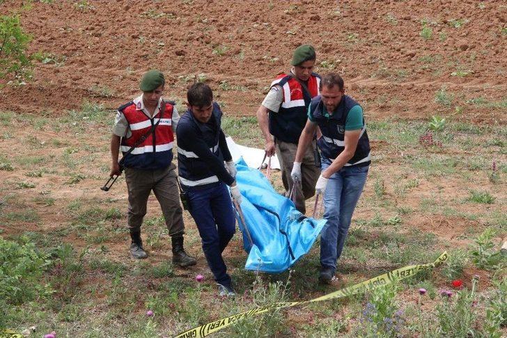 Mezuniyet Törenine Giden Aile Kaza Yaptı: 1 Ölü, 4 Yaralı G4