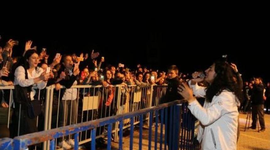 Kekilli Ve Lara &Uuml;niversitelileri Coşturdu