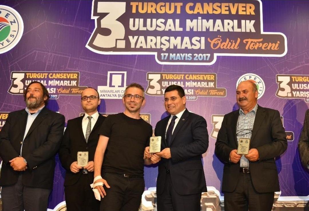 Kepez Mimarları &Ouml;d&uuml;llendirdi