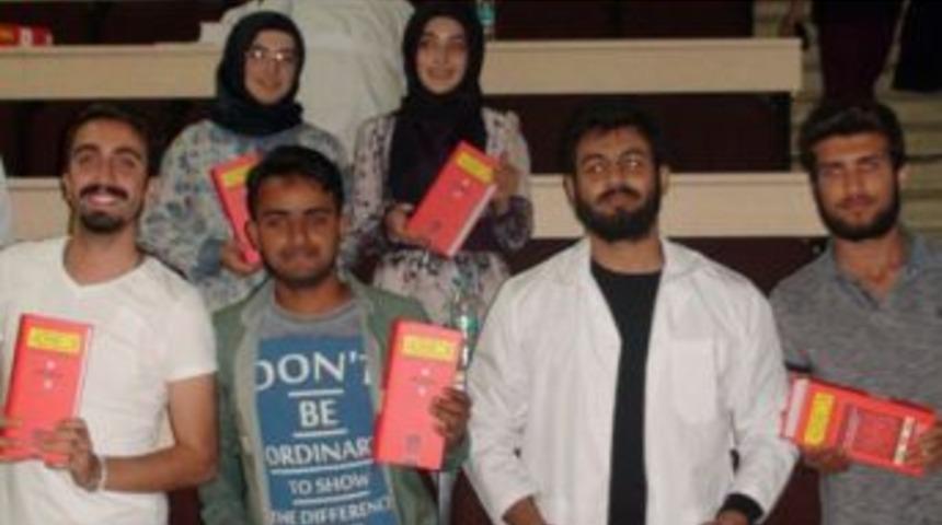 &Ouml;ğrencilere Vademecum Dağıtıldı