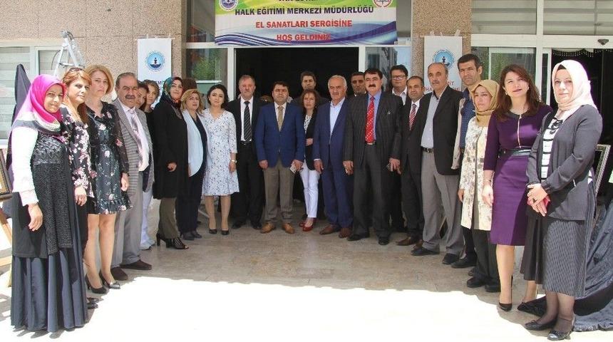 Edremit Halk Eğitim Merkezi M&uuml;d&uuml;rl&uuml;ğ&uuml;nden Sergi