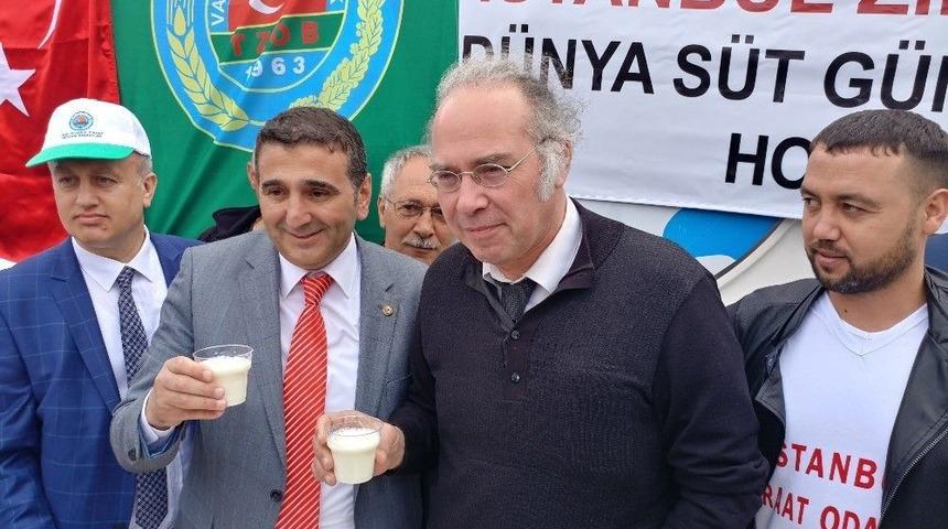 Bakırk&ouml;y Meydanı&rsquo;nda 30 Tonluk Tankerle Sıcak S&uuml;t Dağıtıldı
