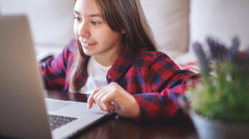 9. yaşta &ccedil;ocuk alışverişi