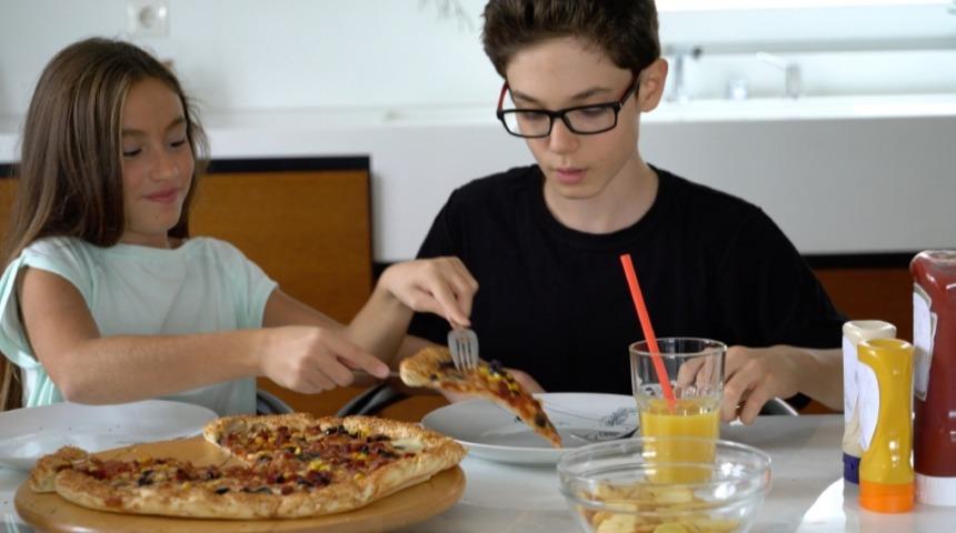 9. yaşta &ccedil;ocuk beslenmesi