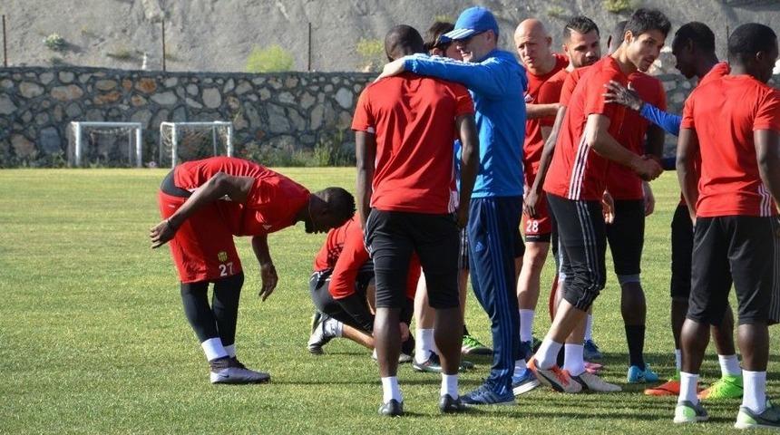 Evkur Yeni Malatyaspor’da Teknik Direktör Buz, Gözyaşlarının Nedenini Açıkladı