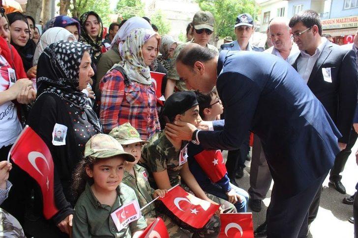 Üç Yetimden Babalarına Asker Selamı G2