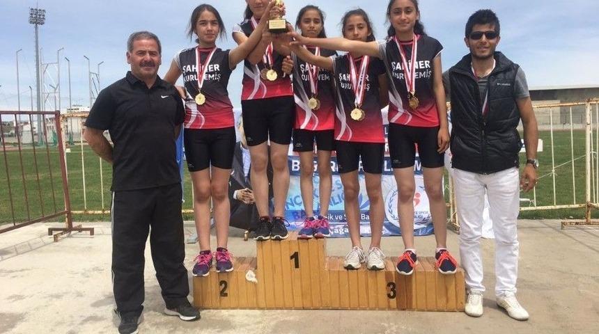 Atletizm Sporcuları Yozgat&rsquo;a Dereceyle D&ouml;nd&uuml;