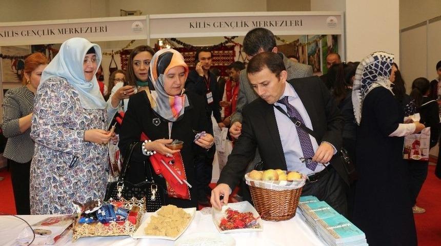 Gen&ccedil;lik Merkezi G&uuml;nlerinde Karaman Standı Yoğun İlgi G&ouml;r&uuml;yor