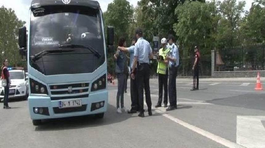 İstanbul'da 14 Il&ccedil;ede 30 Ayrı Noktada Eşzamanlı Asayiş Denetimi Yapılıyor