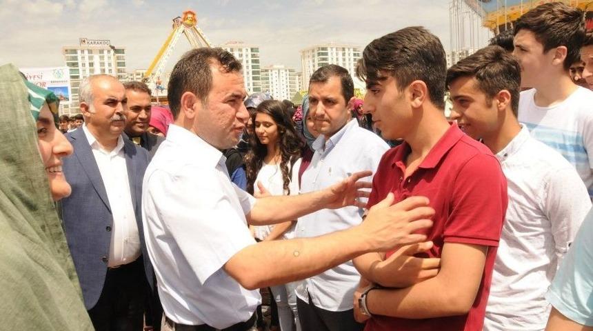 Kayapınar Gen&ccedil;liği Lunaparkta Eğlendi