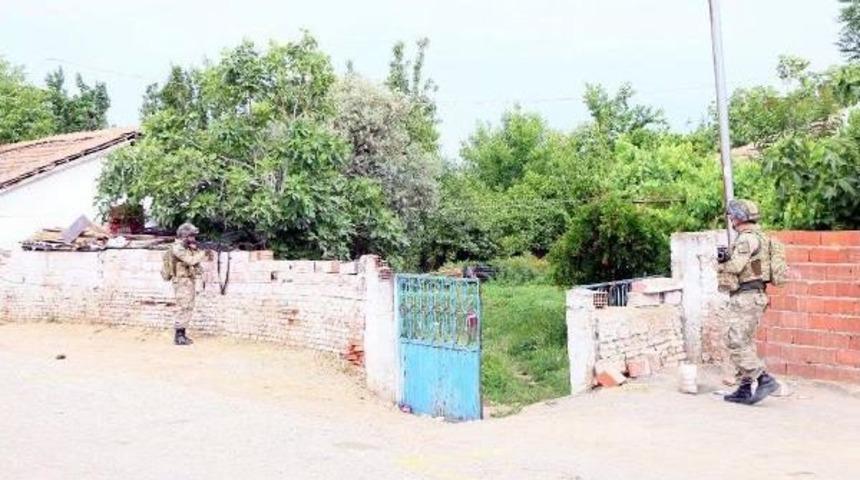 Torbalı'da Pkk Operasyonu; 17 G&ouml;zaltı