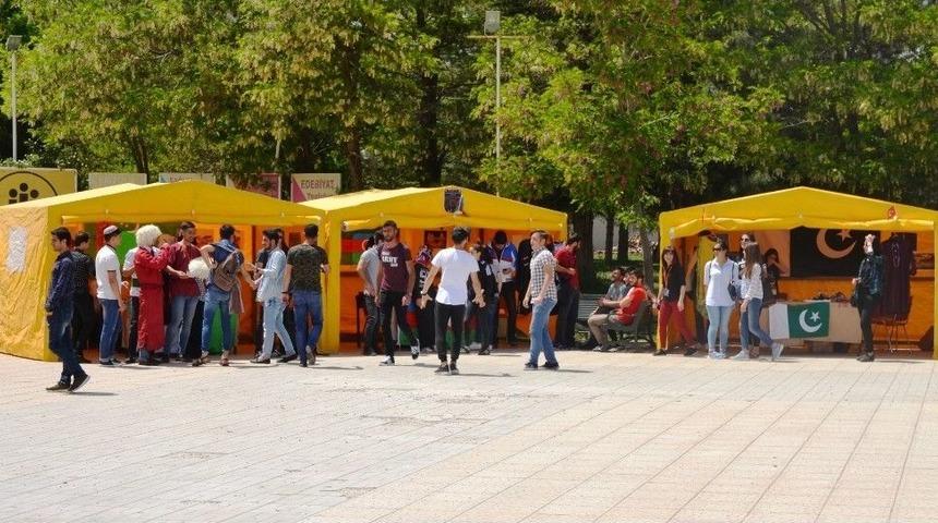 Yabancı &Ouml;ğrenciler &Uuml;lkelerini Tanıttı