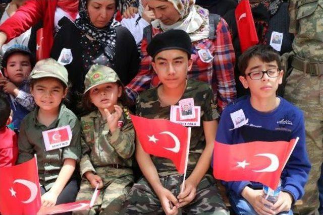 Şehit Uzman &Ccedil;avuş Vuruşkan, G&ouml;lbaşı nda Toprağa Verildi 1