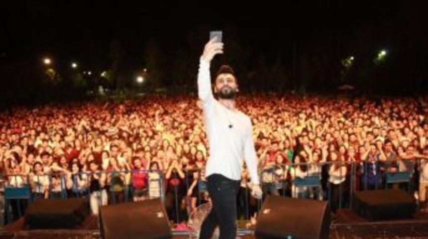 Antalya&rsquo;da &Ouml;ğrenciler &rsquo;aşk Diye Soludu&rsquo;