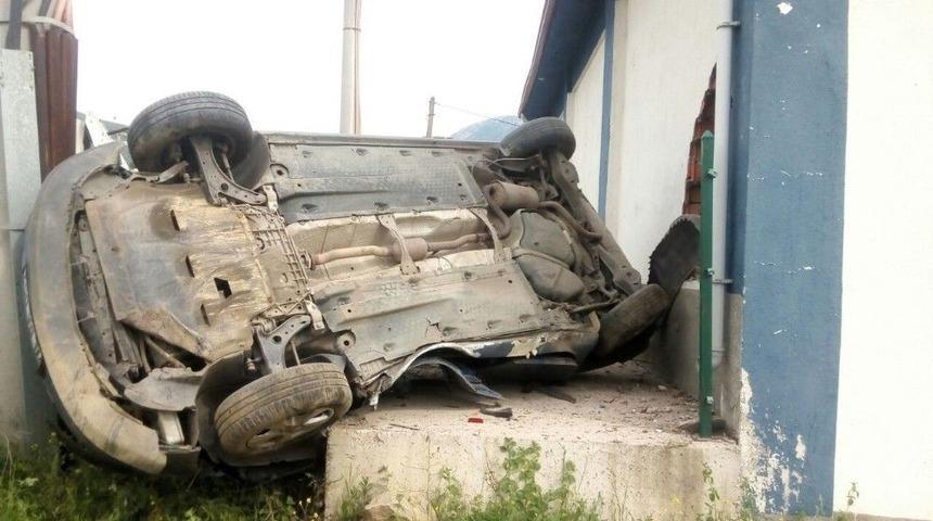 Trafik Kazasında Yaralanan Gen&ccedil; Hayatını Kaybetti