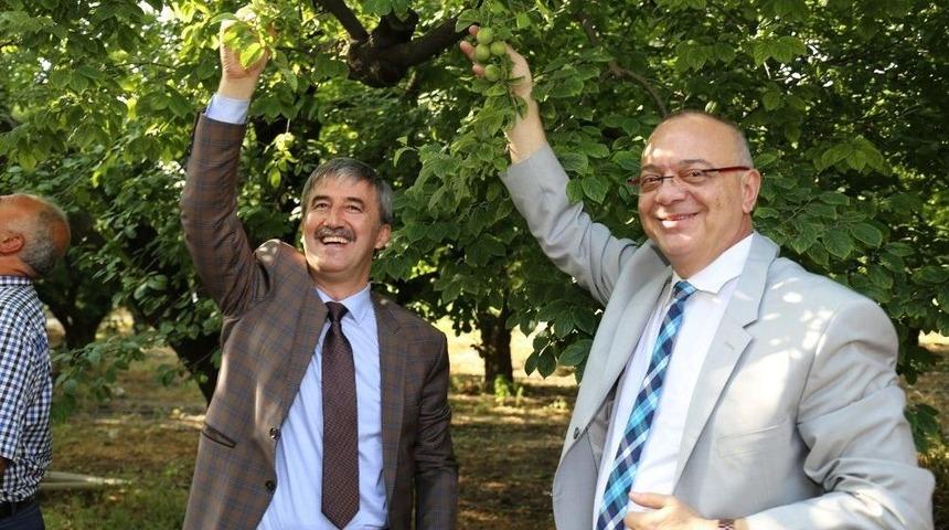 Başkan Erg&uuml;n Ve Başkan Şirin&rsquo;e Muhtarlardan Jest