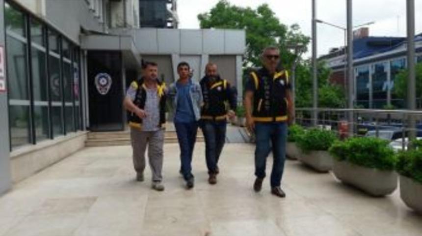 Kick Boks Sporcusunu T&uuml;fekle Vurdu, Bilet Alırken Terminalde Yakalandı