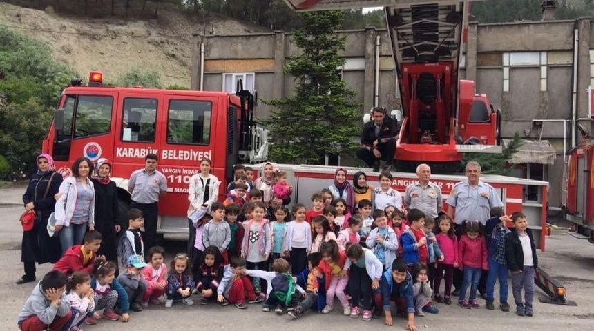 Anaokulu &Ouml;ğrencilerinden İtfaiye Ziyareti