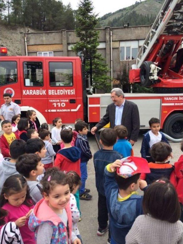 Anaokulu Öğrencilerinden İtfaiye Ziyareti