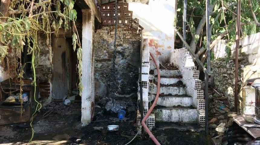 Milas&rsquo;ta Yangın Mağduru Aileye Yardım