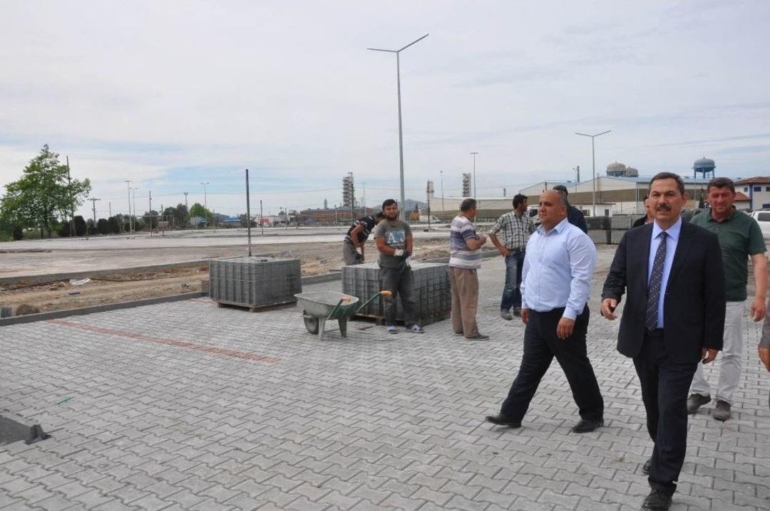 Başkan Uysal Sahaya İnip &Ccedil;alışmaları İnceledi