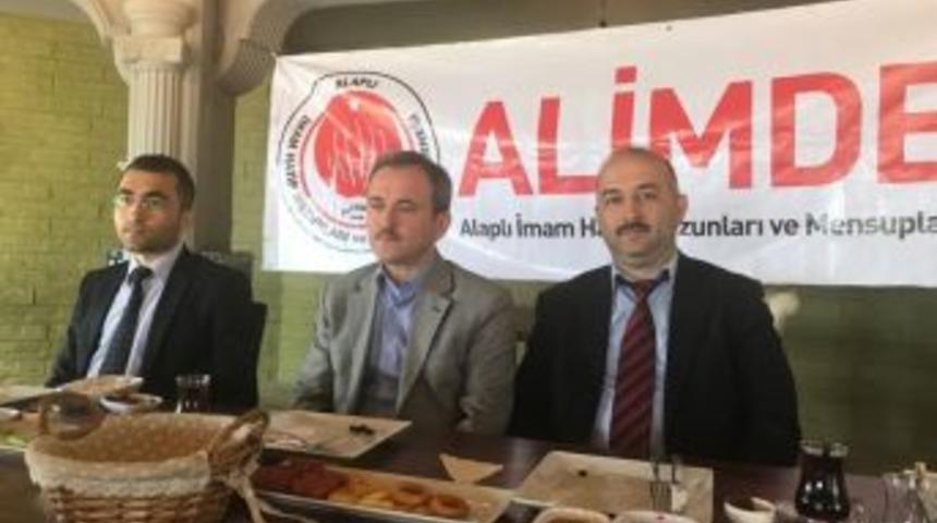 Eğitim Ve &Ouml;ğretimde Yenilik&ccedil;ilik &Ouml;d&uuml;lleri Bilgilendirildi