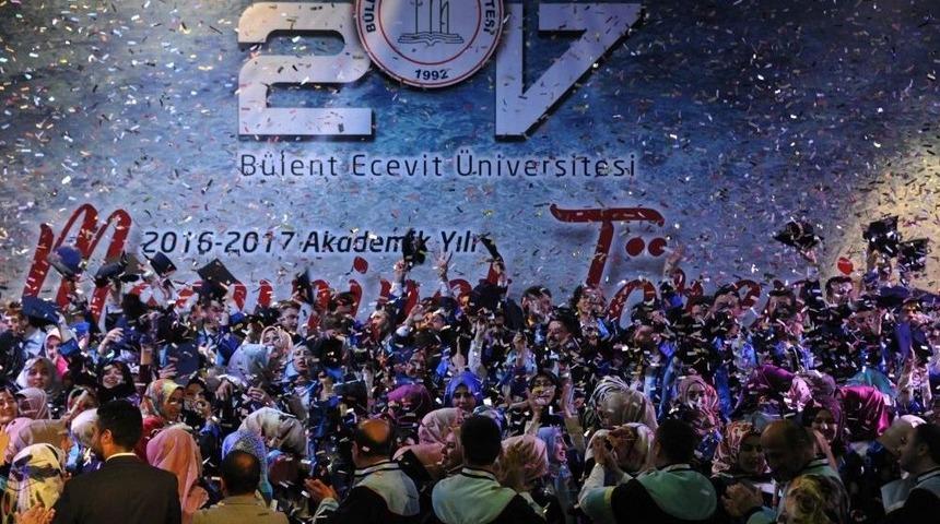 B&uuml;lent Ecevit &Uuml;niversitesi İlahiyat Fak&uuml;ltesi İlk Mezunlarını Verdi