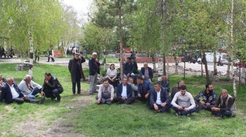 Chp&rsquo;Den Ağa&ccedil; S&ouml;k&uuml;m&uuml;ne Oturma Eylemli Tepki