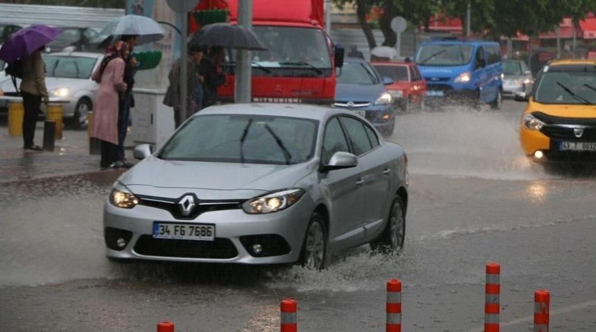 K&uuml;tahya&rsquo;da Şiddetli Yağış