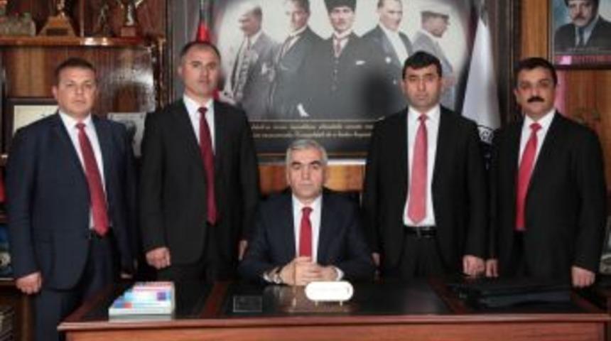 Demirci; &Uuml;z&uuml;nt&uuml; İ&ccedil;indeyiz