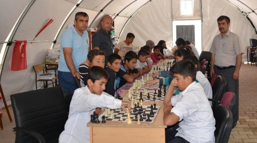 Samsat&rsquo;ta Satran&ccedil; Turnuvası D&uuml;zenlendi