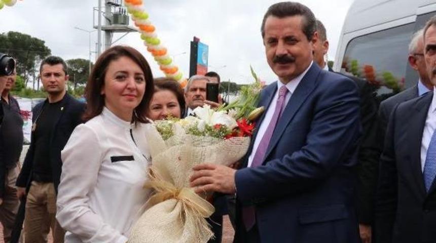 Bakan &Ccedil;elik: Masada M&uuml;ttefik, Sahada M&uuml;nafık