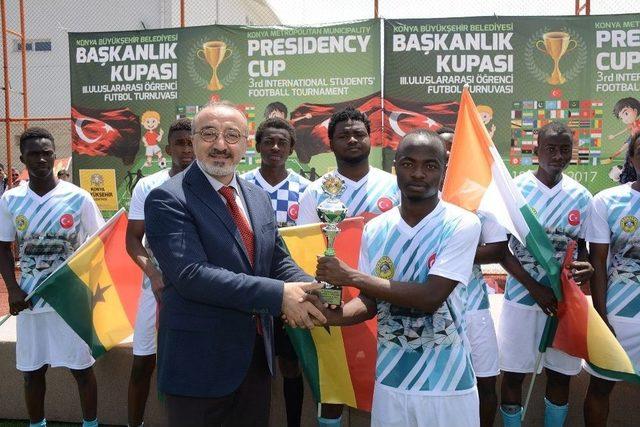 Konya’daki Uluslararası Futbol Turnuvasında Dostluk Kazandı